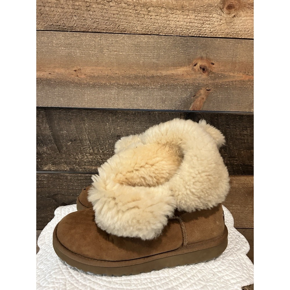 UGG 5803 Women's Bailey Button Chestnut Sheepskin Warm Booties Boots 7 READ